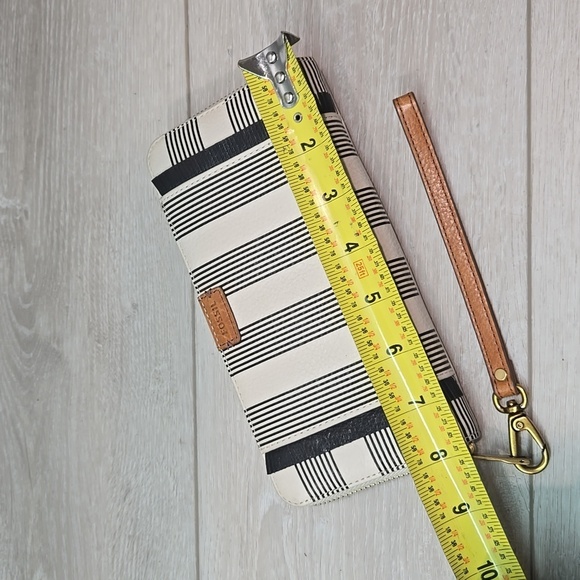 Fossil Women Emma RFID Zip clutch Leather Wallet - Picture 5 of 13